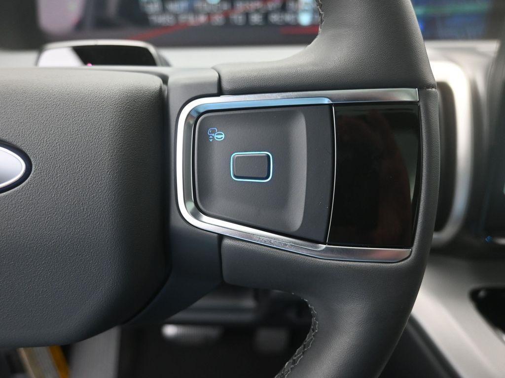 new 2025 Ford Expedition car, priced at $64,078