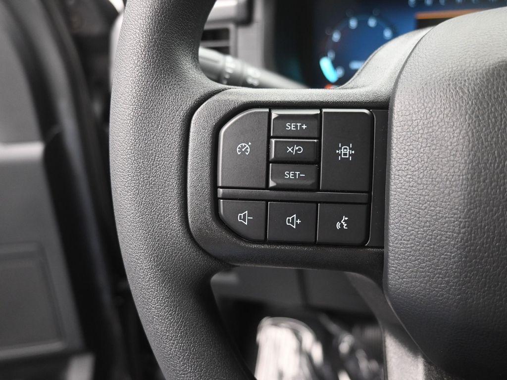 new 2025 Ford F-150 car, priced at $50,863
