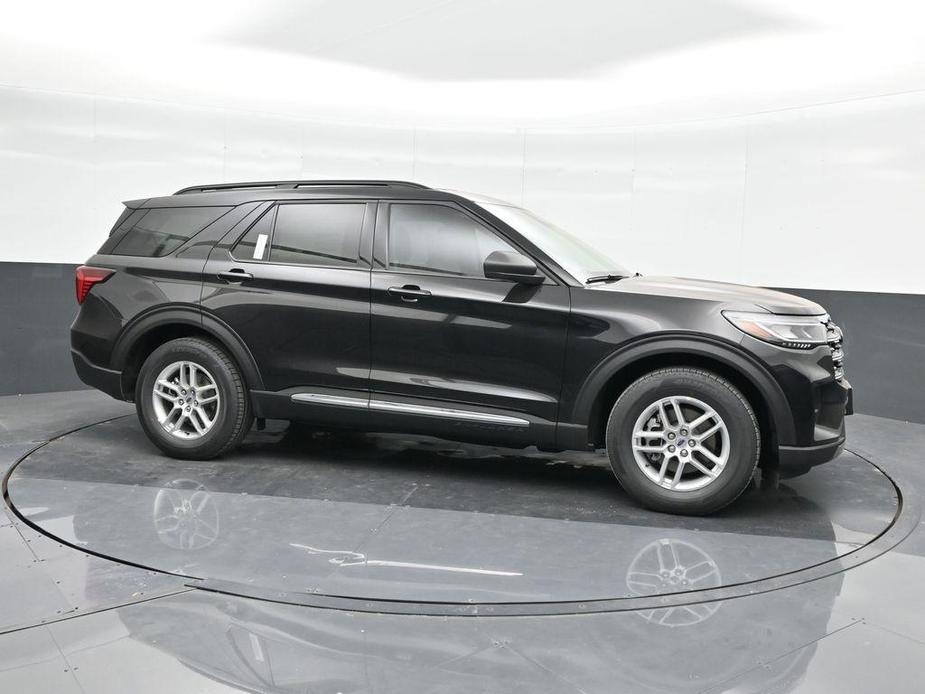 new 2025 Ford Explorer car, priced at $40,726