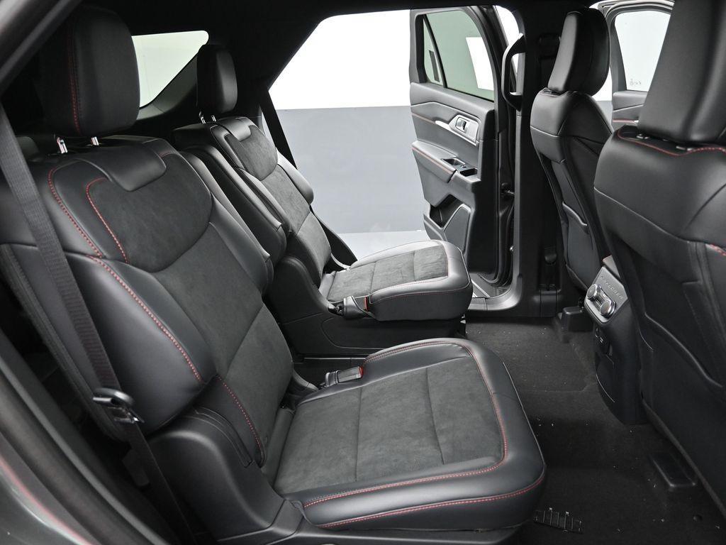 new 2025 Ford Explorer car, priced at $50,186