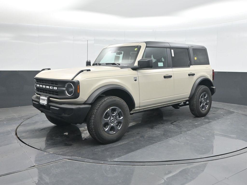 new 2025 Ford Bronco car, priced at $45,940