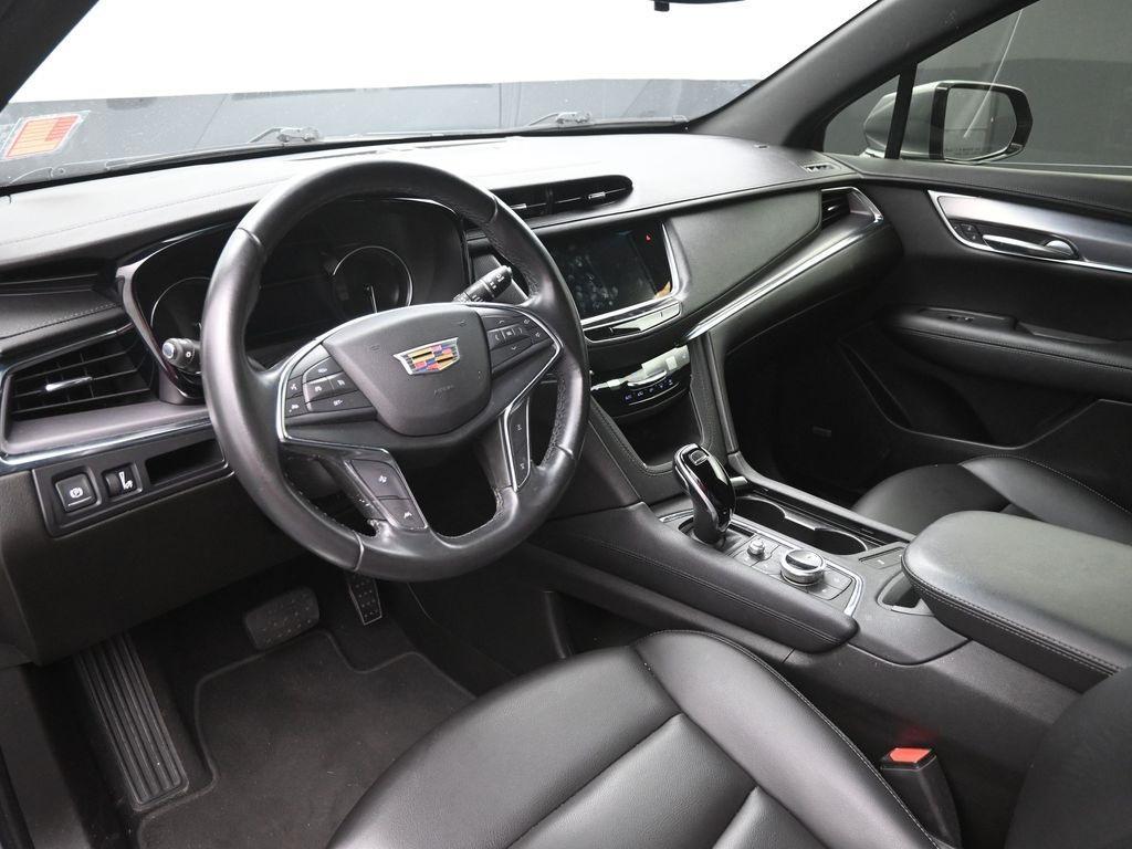 used 2022 Cadillac XT5 car, priced at $23,991