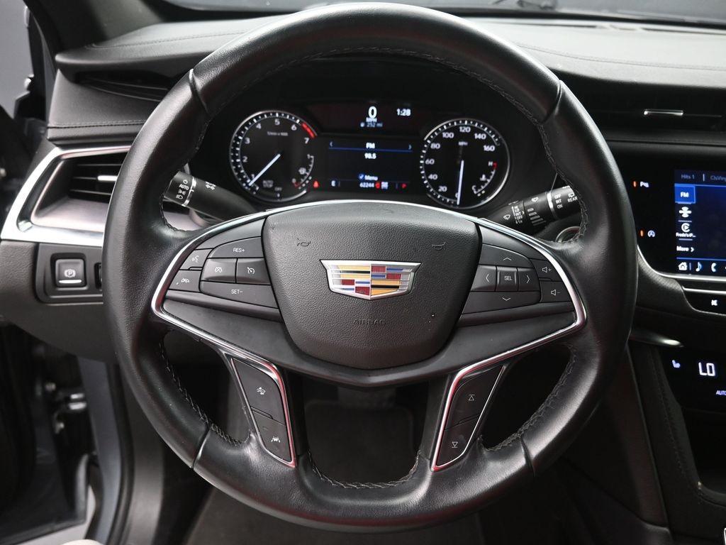used 2022 Cadillac XT5 car, priced at $23,991