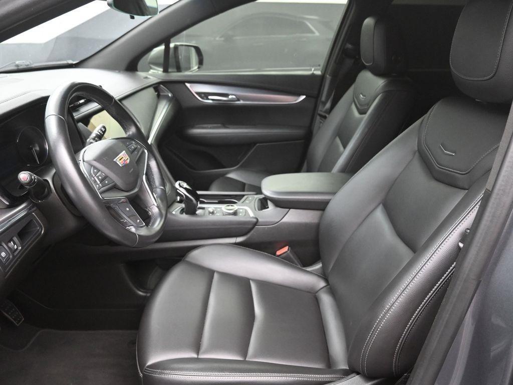 used 2022 Cadillac XT5 car, priced at $23,991