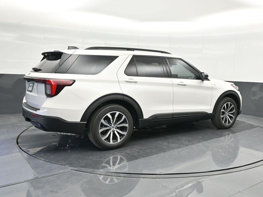 new 2025 Ford Explorer car, priced at $41,784