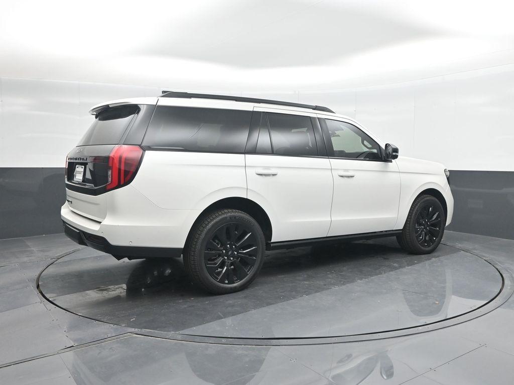 new 2025 Ford Expedition car, priced at $75,915