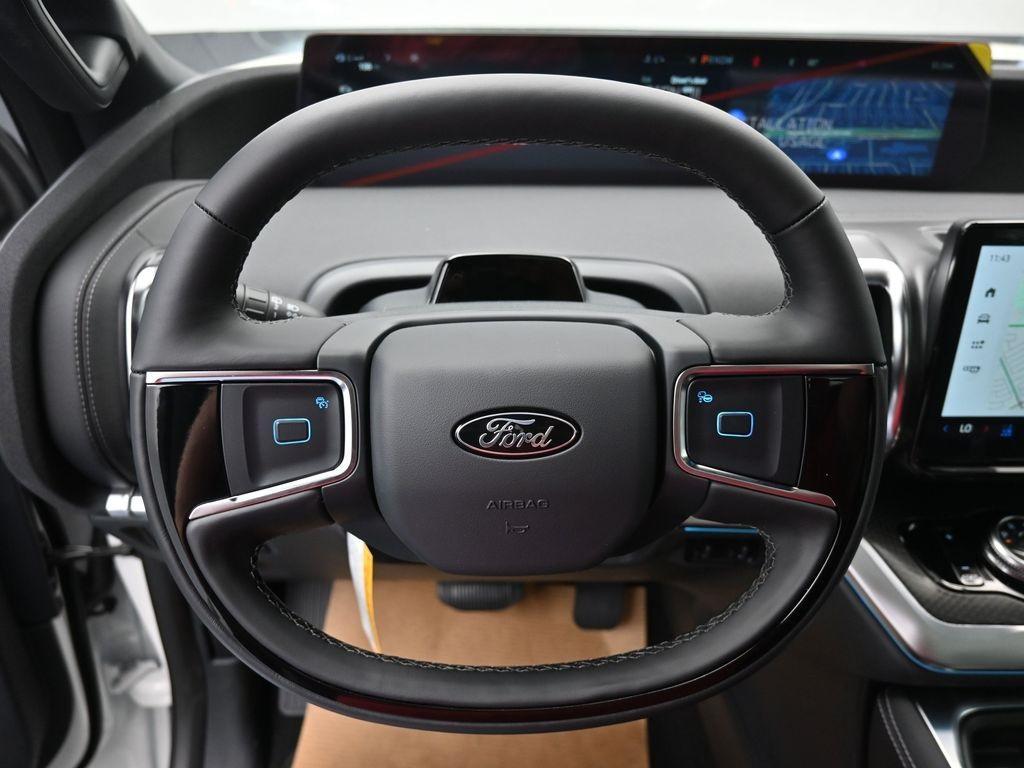 new 2025 Ford Expedition car, priced at $75,915