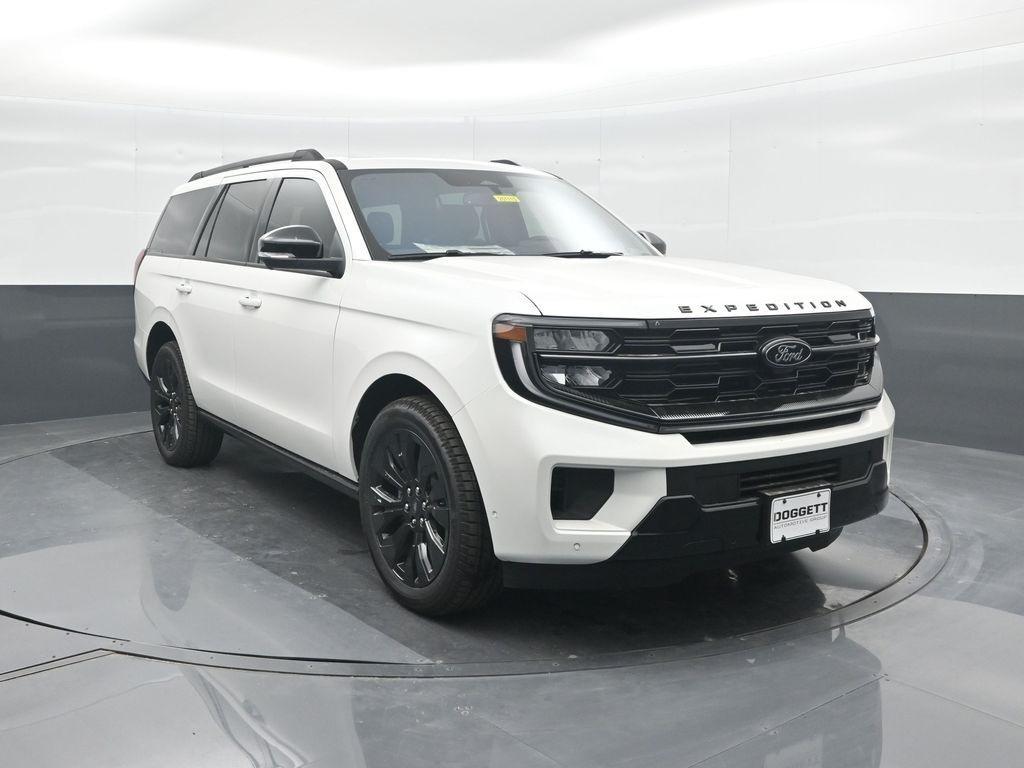 new 2025 Ford Expedition car, priced at $75,915