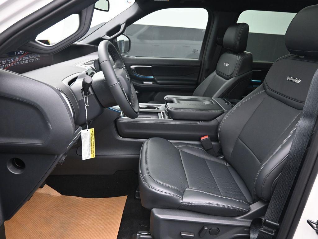 new 2025 Ford Expedition car, priced at $75,915