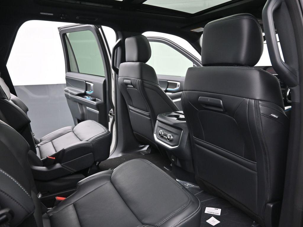 new 2025 Ford Expedition car, priced at $75,915