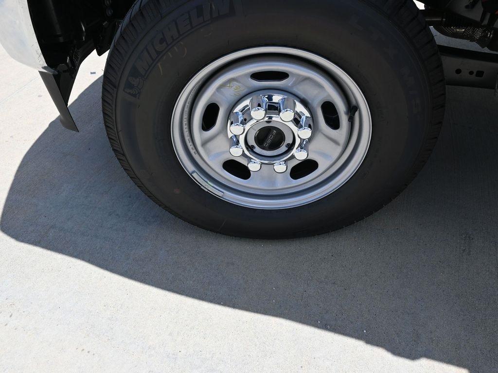 new 2025 Ford F-250 car, priced at $67,477