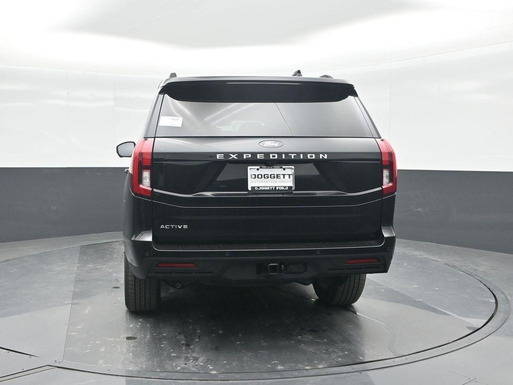 new 2025 Ford Expedition car, priced at $65,326