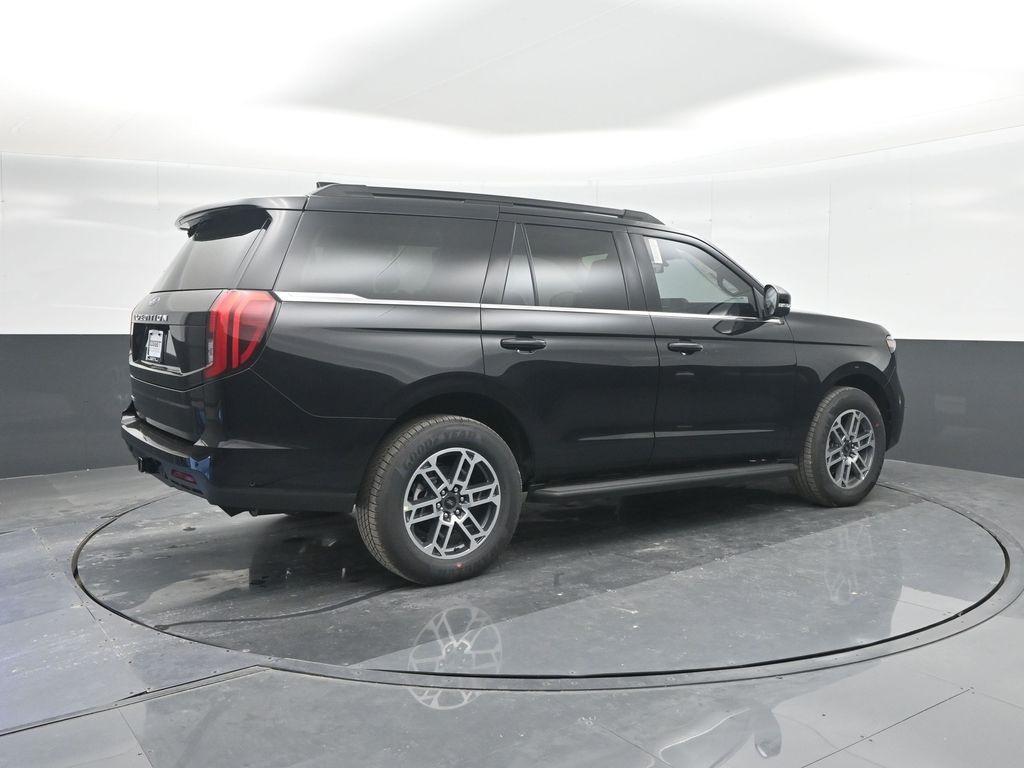new 2025 Ford Expedition car, priced at $65,326