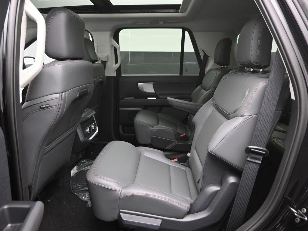 new 2025 Ford Expedition car, priced at $65,326