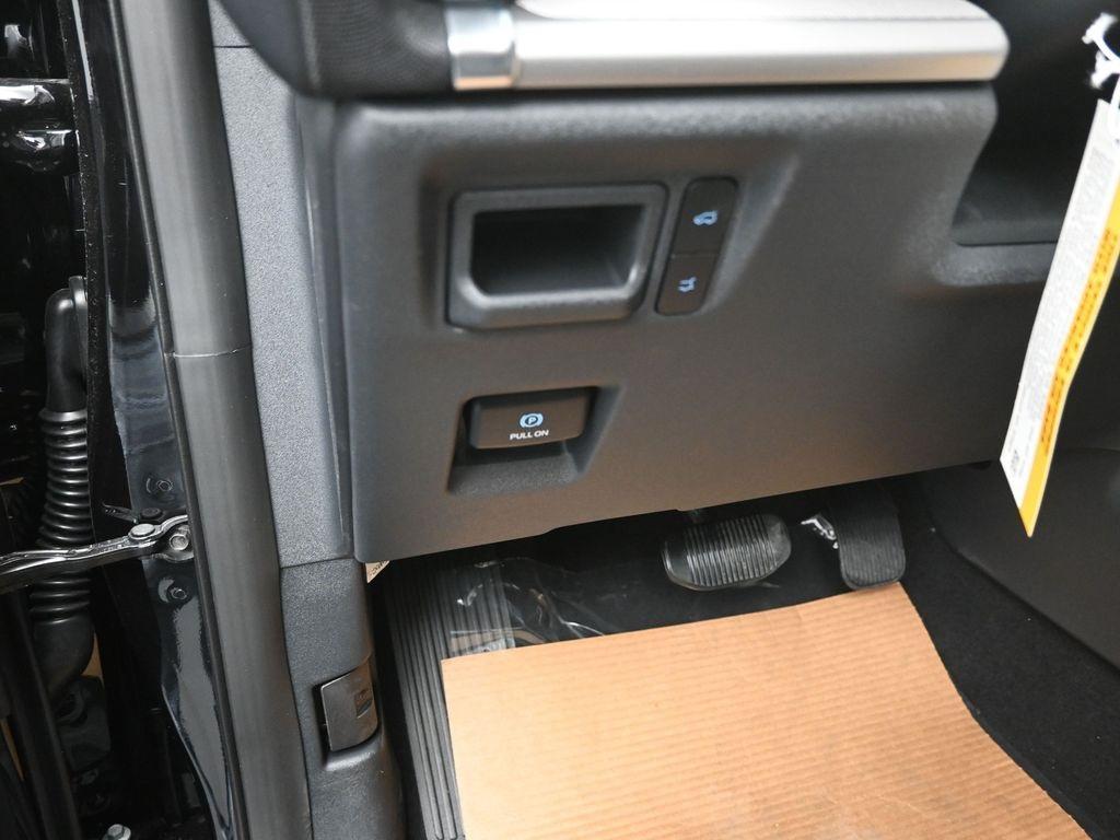 new 2025 Ford Expedition car, priced at $65,326