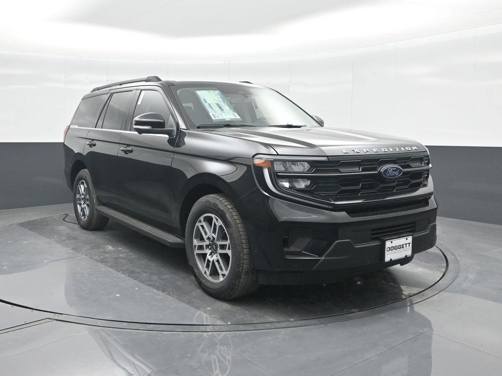 new 2025 Ford Expedition car, priced at $65,326