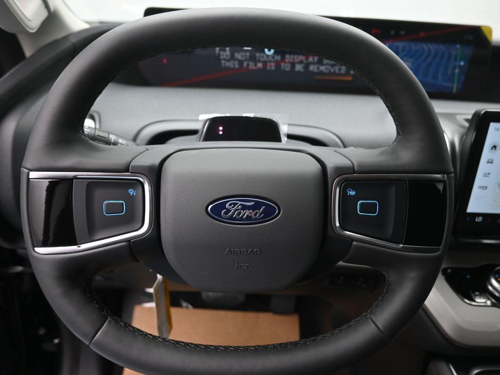 new 2025 Ford Expedition car, priced at $65,326