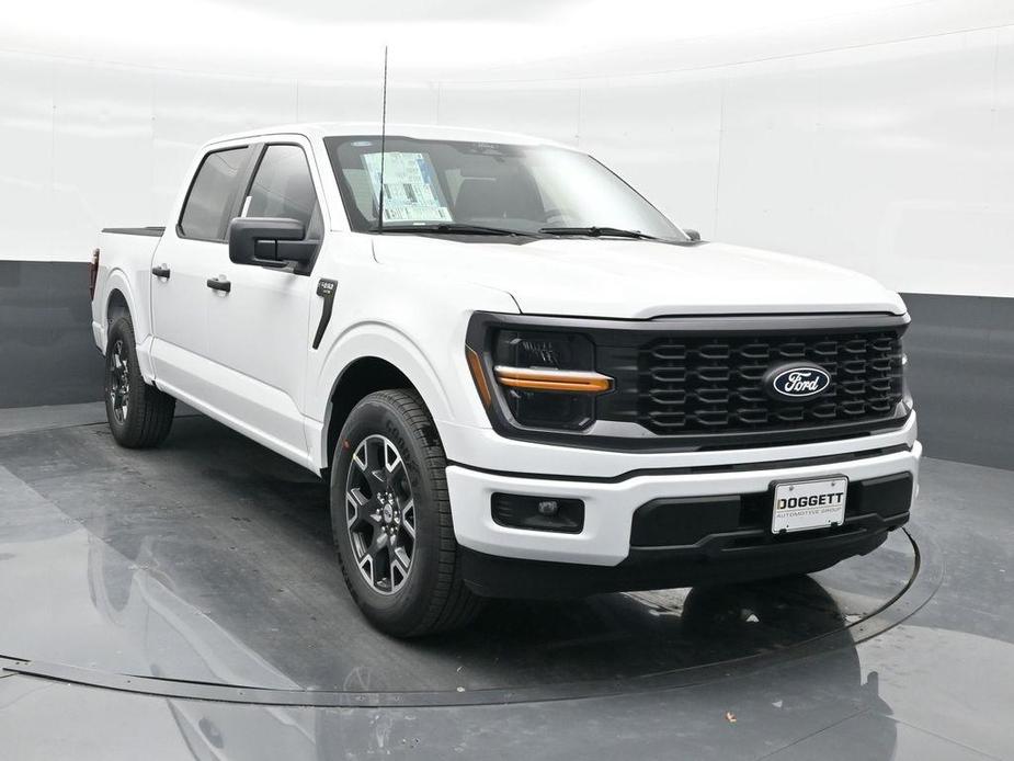 new 2024 Ford F-150 car, priced at $38,272