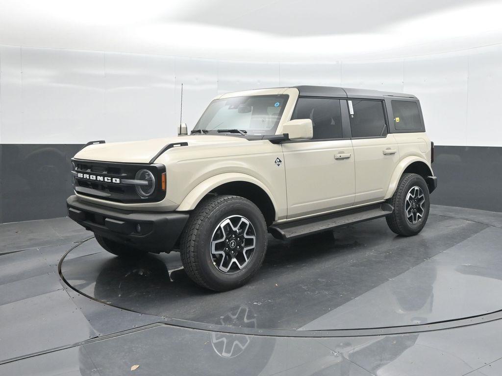 new 2025 Ford Bronco car, priced at $48,321