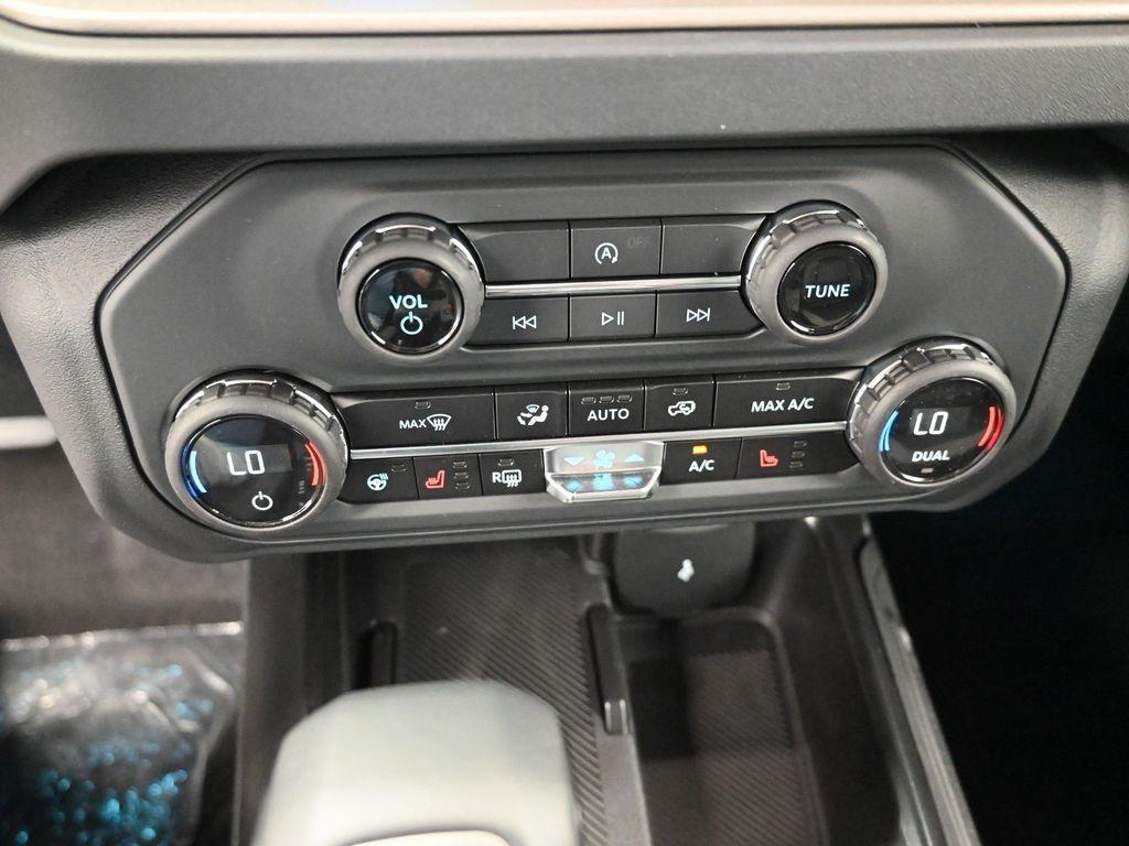 new 2025 Ford Bronco car, priced at $48,321