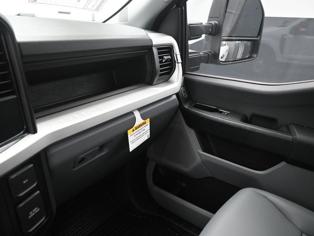 new 2025 Ford F-250 car, priced at $60,374