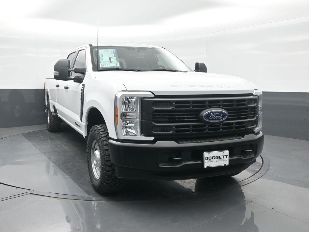 new 2025 Ford F-250 car, priced at $60,374