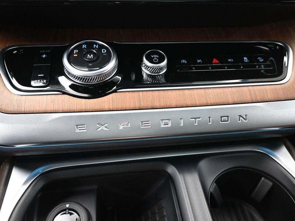 new 2025 Ford Expedition Max car, priced at $89,170