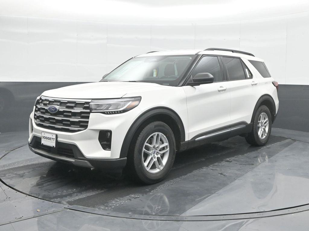 new 2025 Ford Explorer car, priced at $40,036