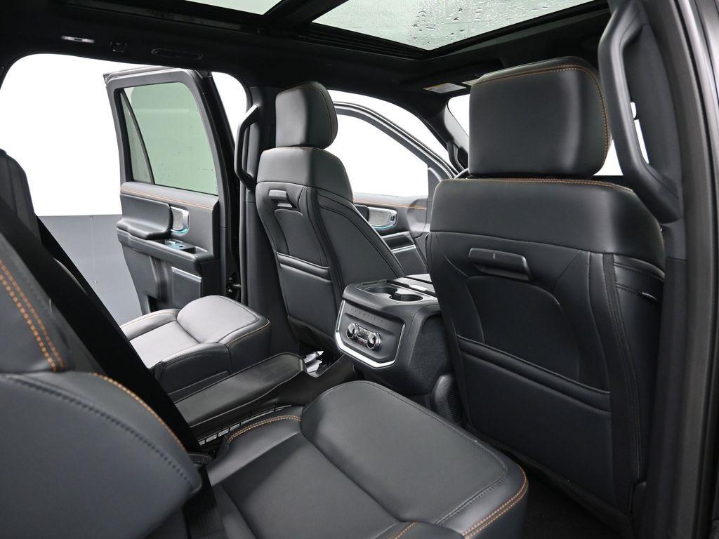 new 2025 Ford Expedition car, priced at $80,194