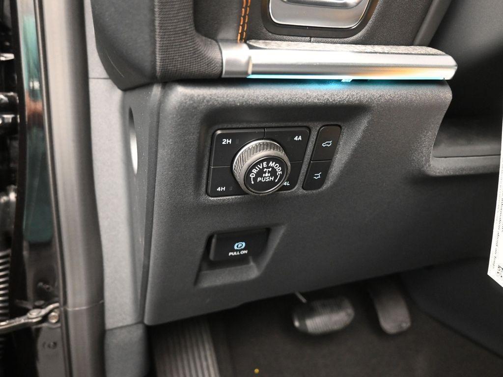 new 2025 Ford Expedition car, priced at $80,194