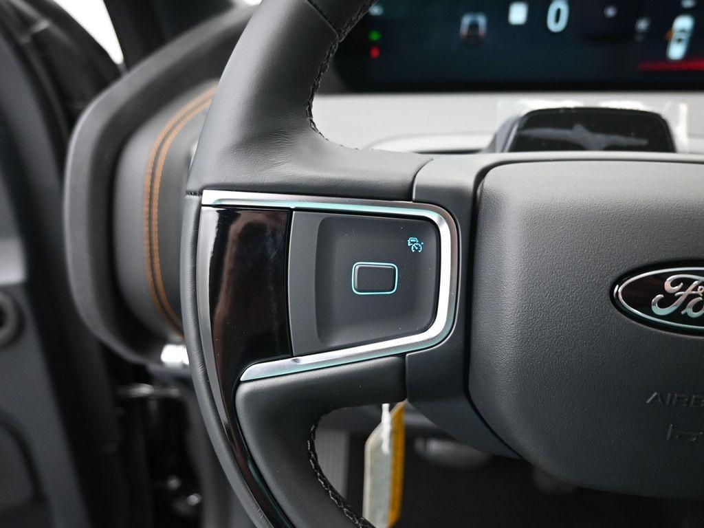 new 2025 Ford Expedition car, priced at $80,194