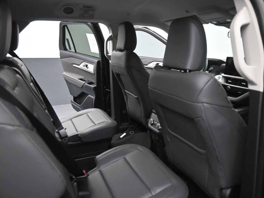 new 2025 Ford Explorer car, priced at $40,245