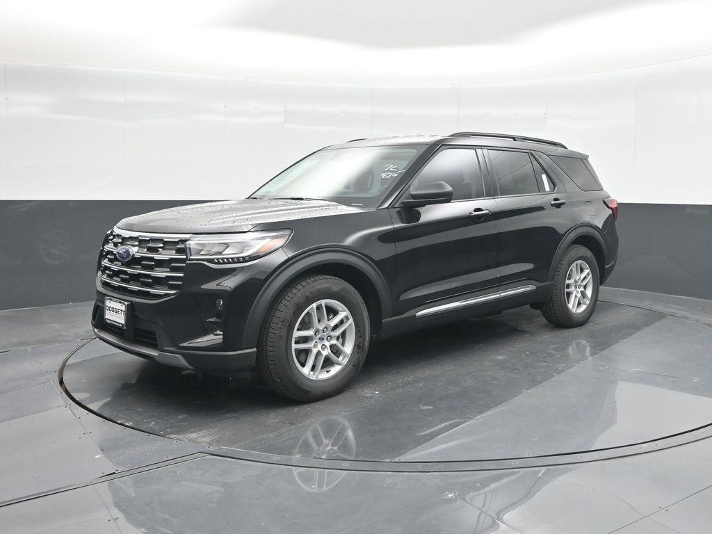 new 2025 Ford Explorer car, priced at $40,245