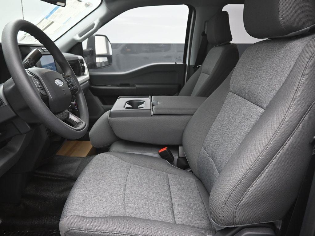 new 2025 Ford F-250 car, priced at $61,978