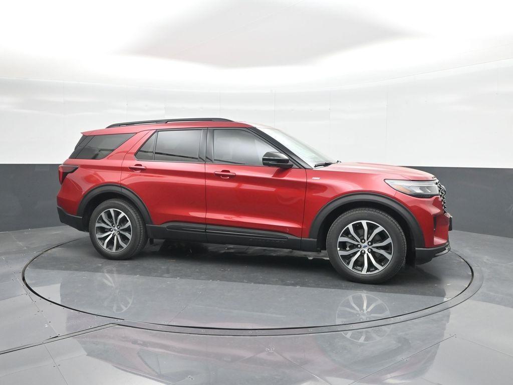 new 2025 Ford Explorer car, priced at $42,276