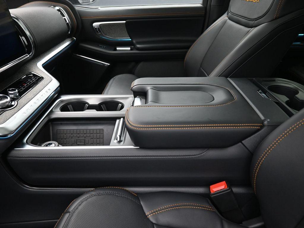 new 2025 Ford Expedition car, priced at $79,444