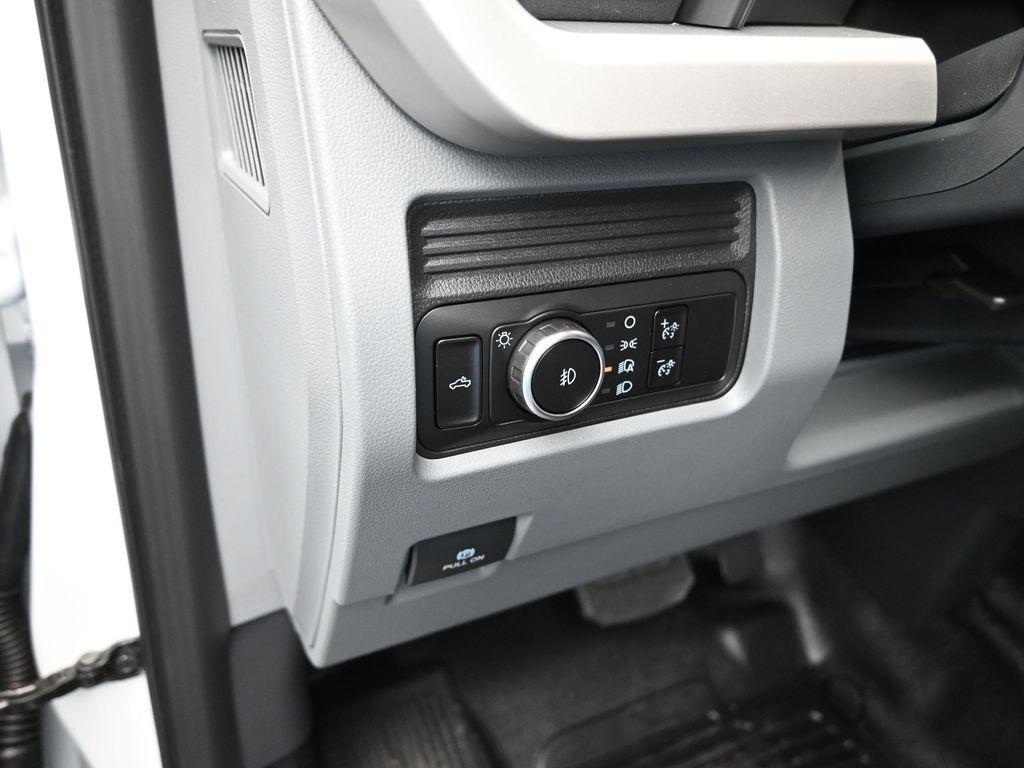 new 2025 Ford F-250 car, priced at $59,047