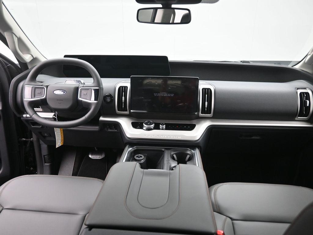 new 2025 Ford Expedition car, priced at $66,076