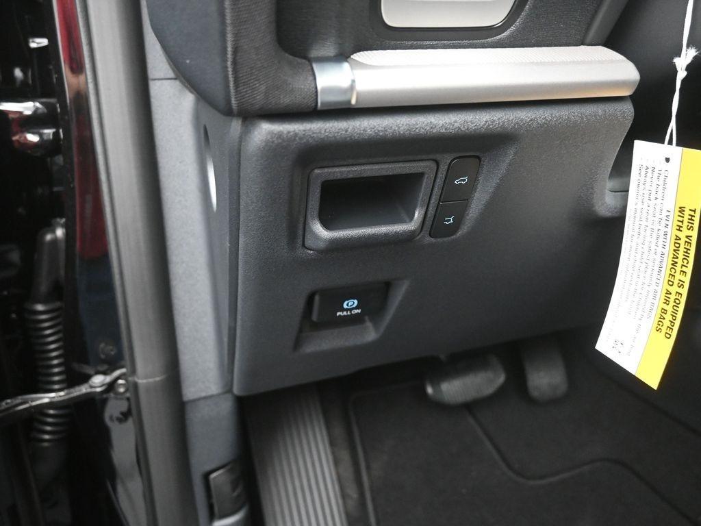 new 2025 Ford Expedition car, priced at $66,076