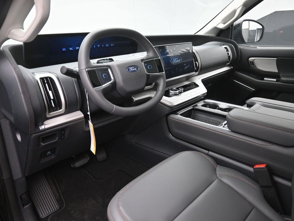 new 2025 Ford Expedition car, priced at $66,076