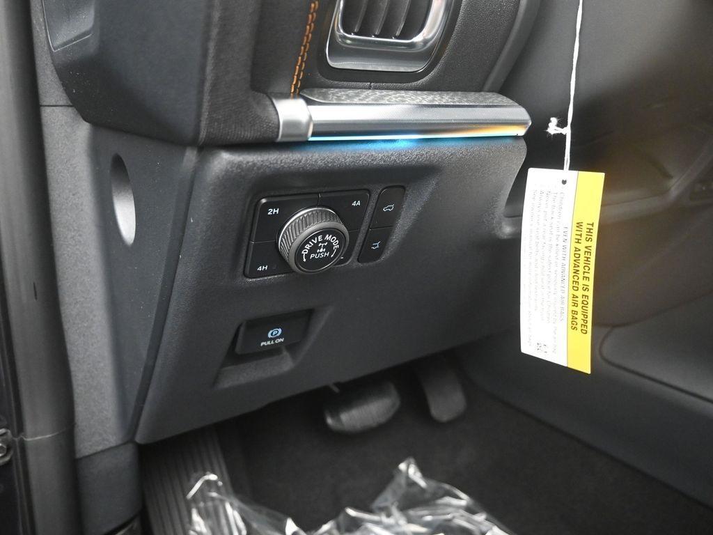 new 2025 Ford Expedition car, priced at $79,838