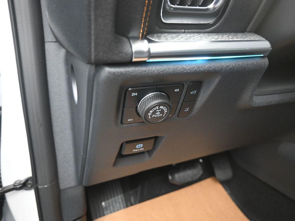 new 2025 Ford Expedition car, priced at $79,368