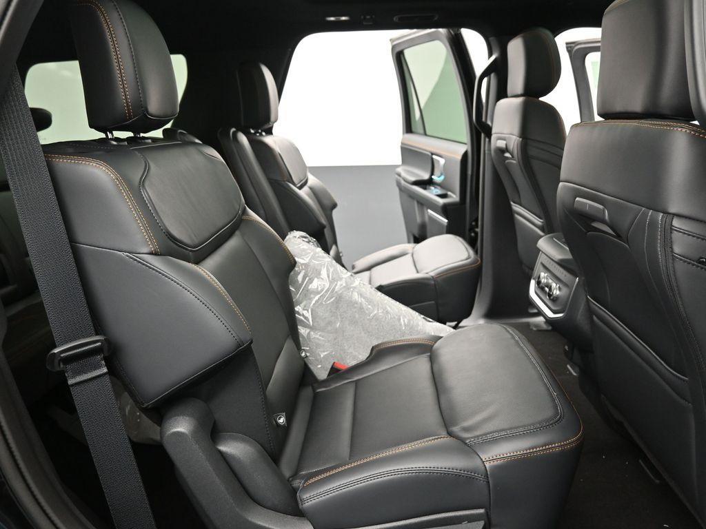 new 2025 Ford Expedition car, priced at $78,363