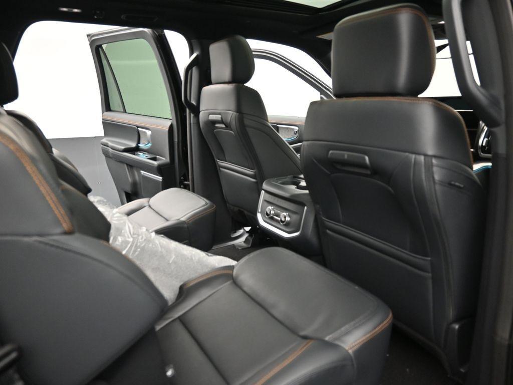 new 2025 Ford Expedition car, priced at $78,363