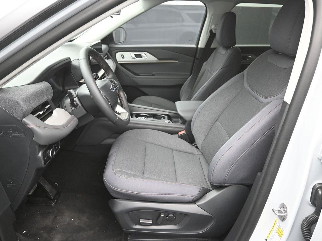new 2025 Ford Explorer car, priced at $36,005