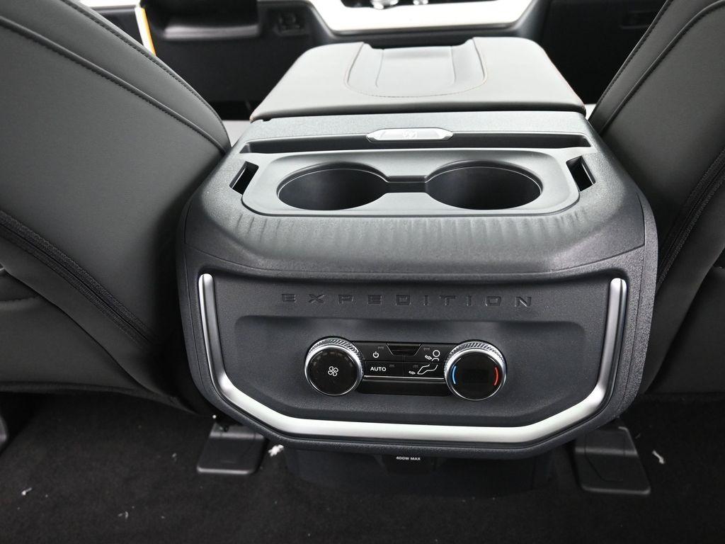 new 2025 Ford Expedition car, priced at $65,326