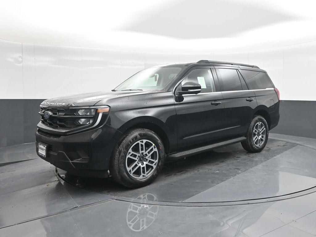 new 2025 Ford Expedition car, priced at $66,076