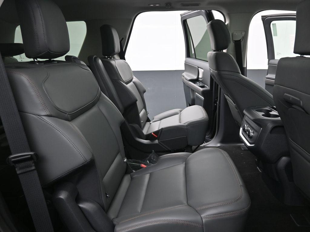 new 2025 Ford Expedition car, priced at $65,326