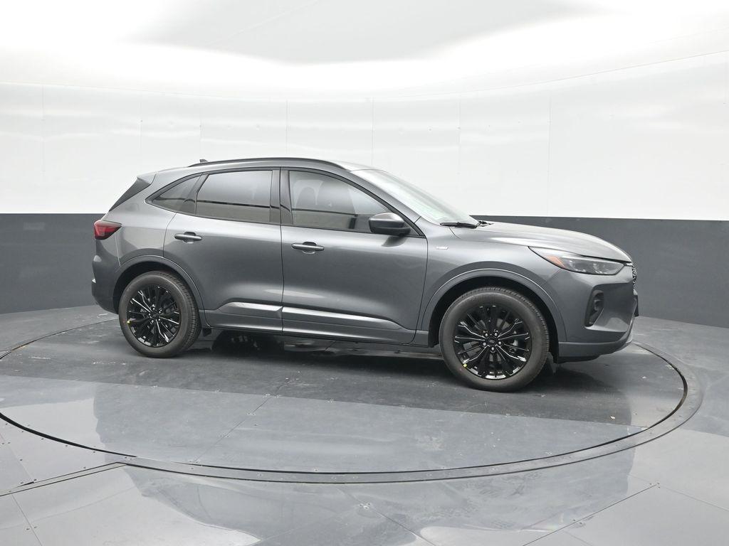 new 2025 Ford Escape car, priced at $30,922