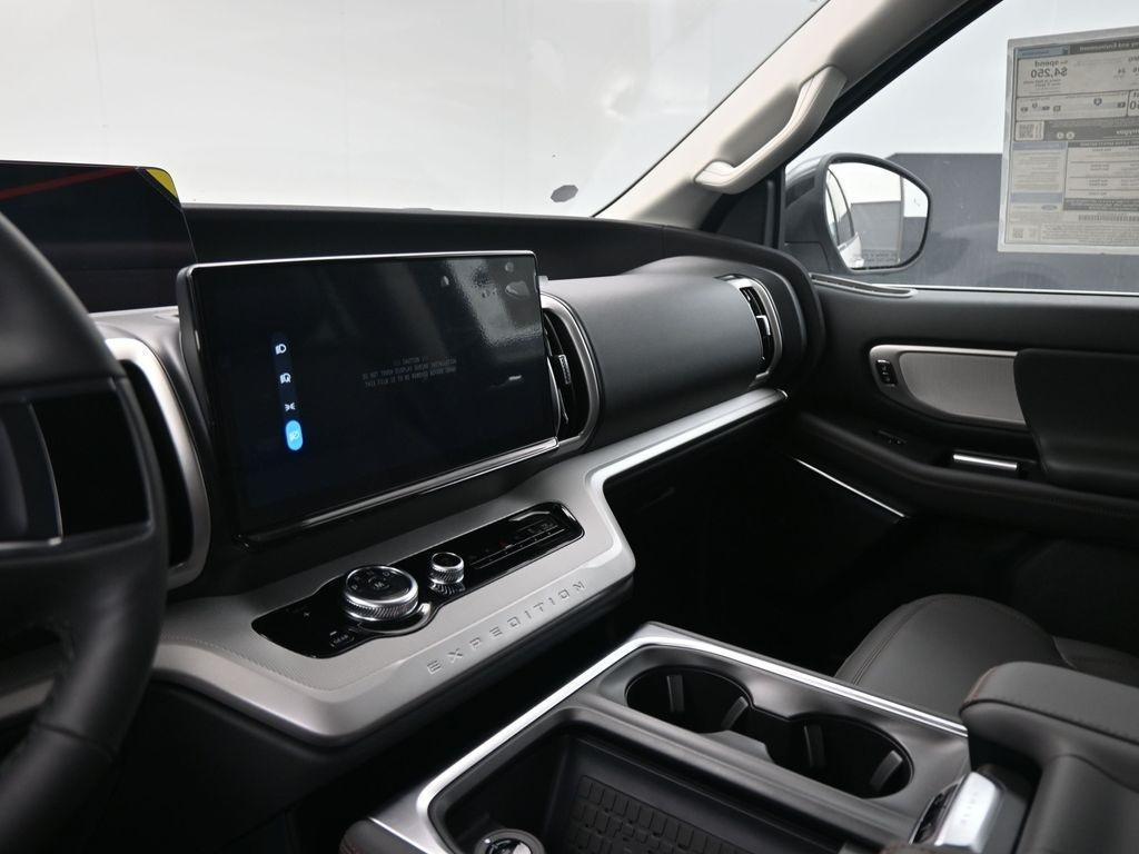 new 2025 Ford Expedition car, priced at $63,635